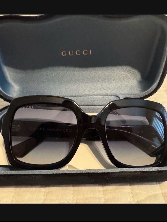 Gucci Accessories - Gucci Black Oversized Square Sunglasses with Gradient Lenses